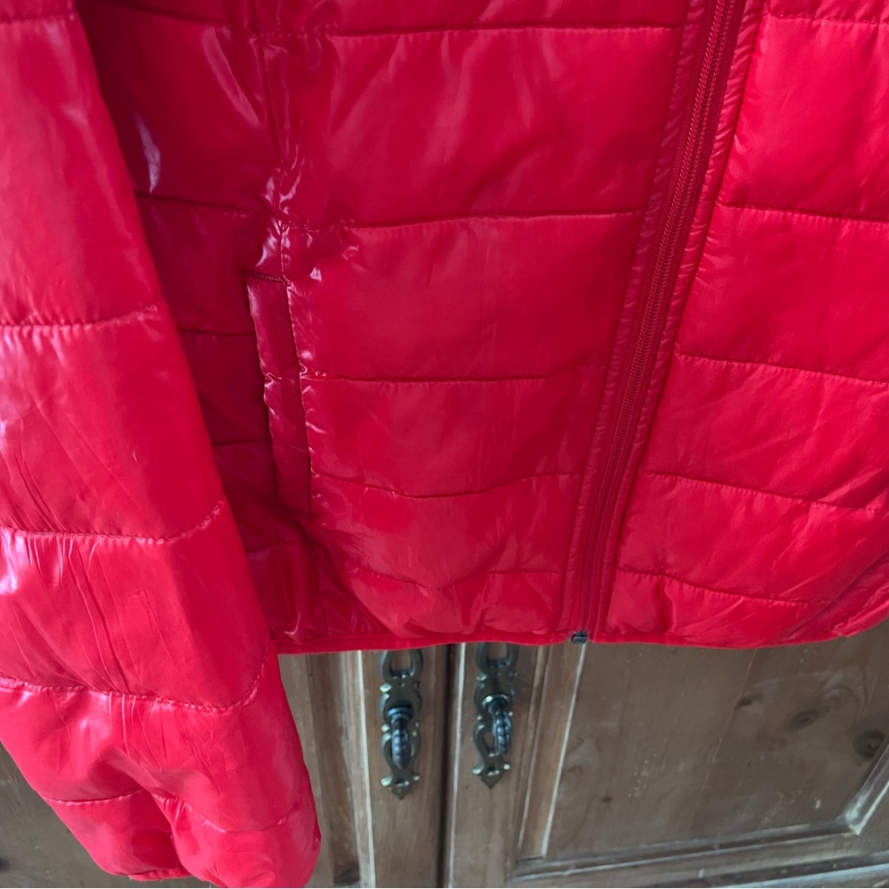 Solid Red Womens Puffer Jacket. Large. Polyester. - image 3